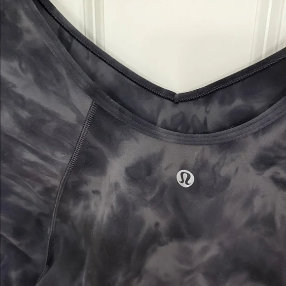 lululemon Align Short Sleeved Black and Gray Shirt - Size 8 - Picture 4 of 7